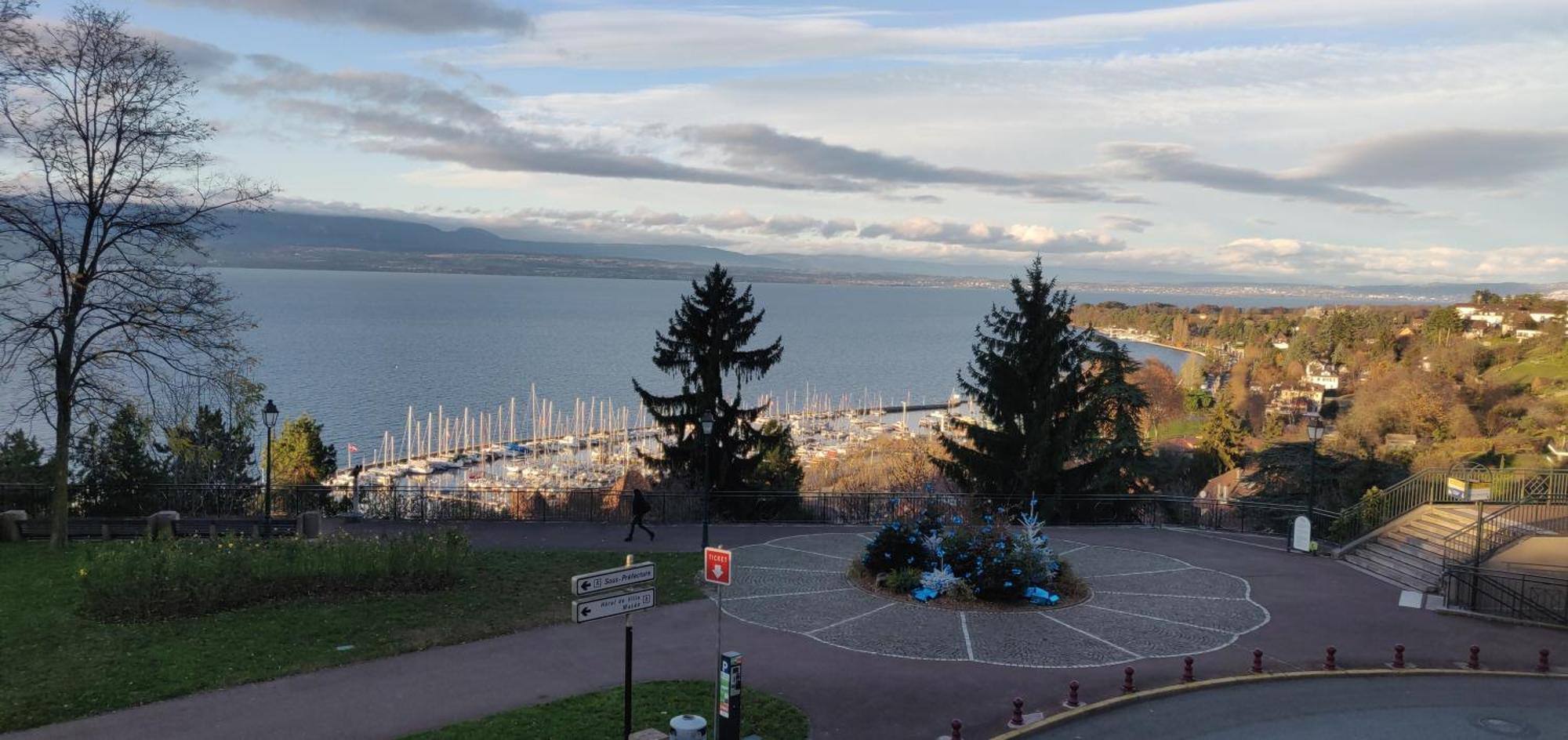Petit Studio Hyper Centre Vue Lac Thonon-O-Phil-De-L-Eau Exterior photo